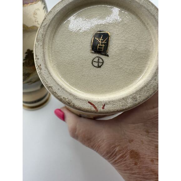 Antique Japanese Satsuma Mejii Period(late 1800-1912) Pair of 7.5" Vases Signed - Picture 10 of 13